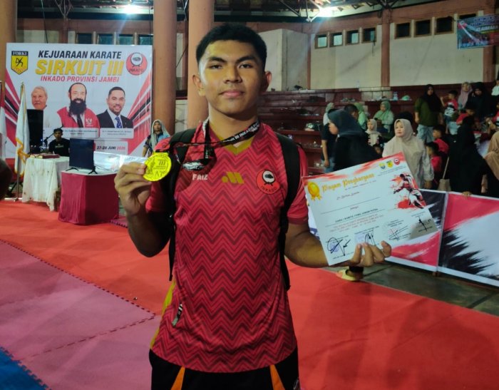 Siswa MAN 1 Sungai Penuh Raih Medali Emas Kejuaraan Karate Tingkat Provinsi Jambi