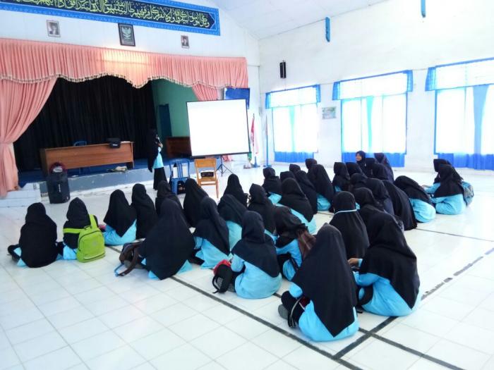 Forum An-nisa' MAN 1 Sungai Penuh rutinkan pengajian siang jum'at Forum An-nisa' MAN 1 Sungai Penuh rutinkan pengajian siang jum'at