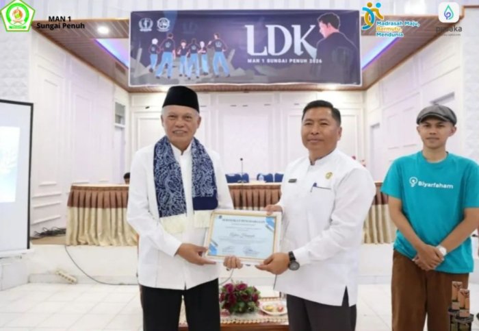 Wawako Sungai Penuh Berikan Pembekalan Kepemimpinan kepada Siswa MAN 1