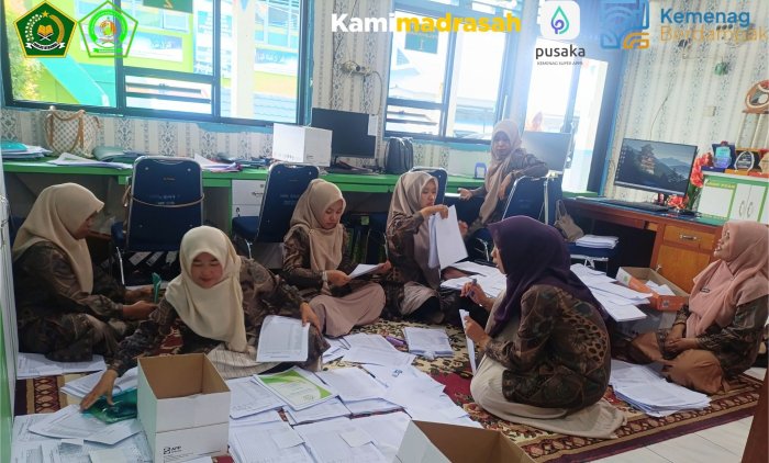 Awal Tahun 2026, Ruang Tata Usaha MAN 1 Sungai Penuh Dipadati Aktivitas Persiapan Administrasi