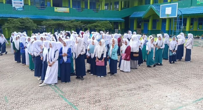 Hari Pertama Tes Masuk PMBM MAN 1 Sungai Penuh Tahun Ajaran 2026/2027 Berjalan Lancar dan Sukses Hari Pertama Tes Masuk PMBM MAN 1 Sungai Penuh Tahun Ajaran 2026/2027 Berjalan Lancar dan Sukses
