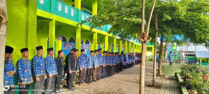 MAN 1 Sungai Penuh Gelar Upacara Hari Kesaktian Pancasila Tahun 2025