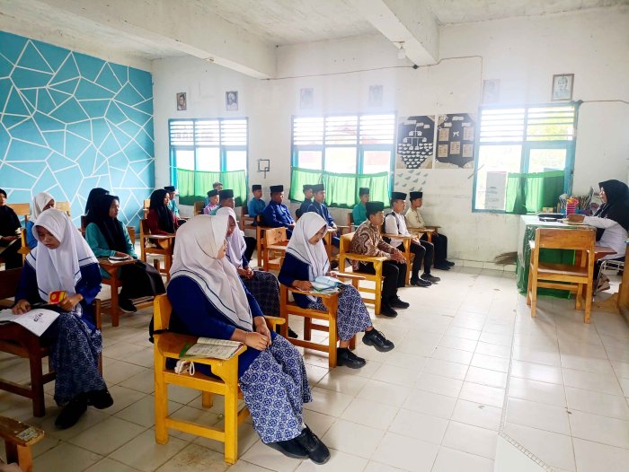 Hari Kedua Seleksi PMBM MAN 1 Sungai Penuh, Kemampuan Praktik Keagamaan Calon Murid Baru Hari Kedua Seleksi PMBM MAN 1 Sungai Penuh, Kemampuan Praktik Keagamaan Calon Murid Baru