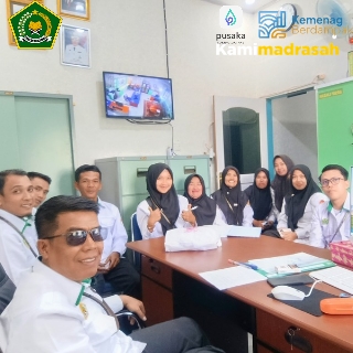 Rapat Kerja Awal Tahun Urusan Tata Usaha MAN 1 Sungai Penuh