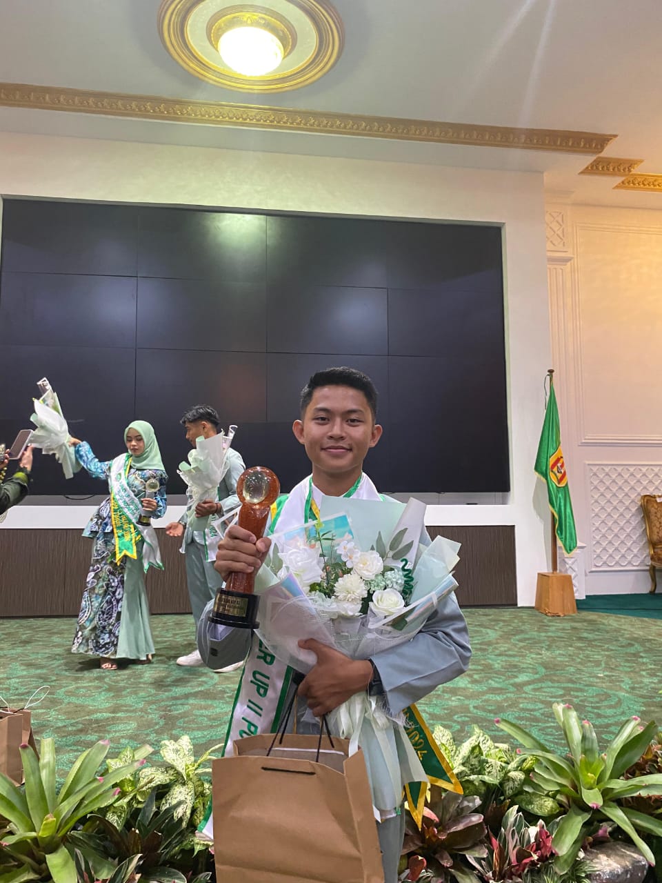 SYAFIQ SALIN SISWA MAN 1 SUNGAI PENUH RAIH JUARA RUNNER UP II PUTRA GENERASI HIJAU DI KALIMANTAN SELATAN