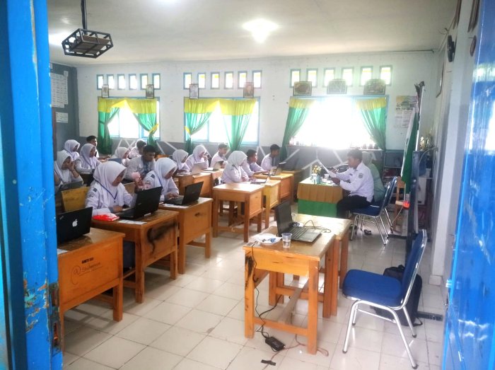 Pelaksanaan TKA MAN 1 Sungai Penuh Berjalan Tertib dan Sukses