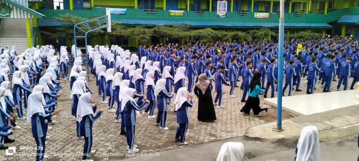 MAN 1 Sungai Penuh Gelar Senam Sehat Jumat Pagi, Wujudkan Madrasah Bugar dan Bahagia