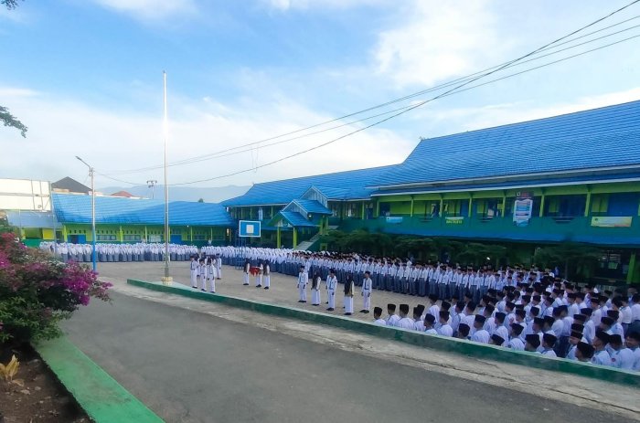 MAN 1 Sungai Penuh Laksanakan Upacara Bendera Minggu Kedua Semester Genap